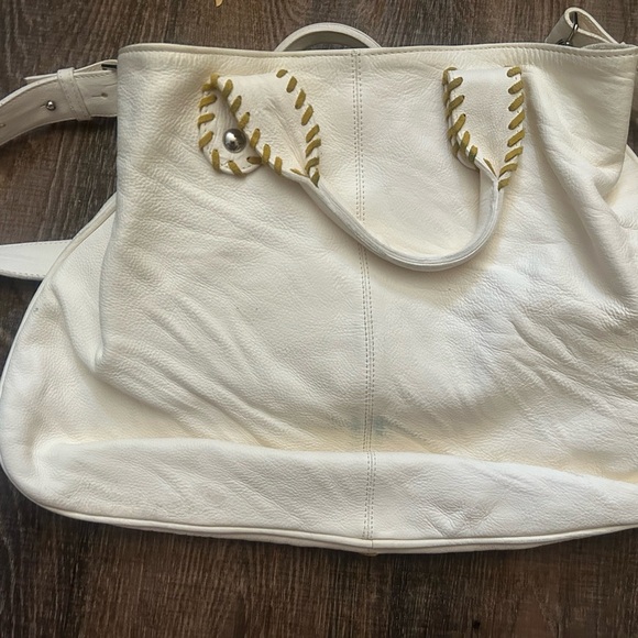 Via Repubblica NWOT large white bag! Larger stitch made in Italy and a nice bag - Picture 12 of 16